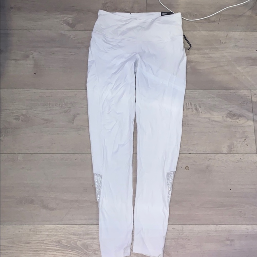 NWT white victoria sport knockout workout leggings